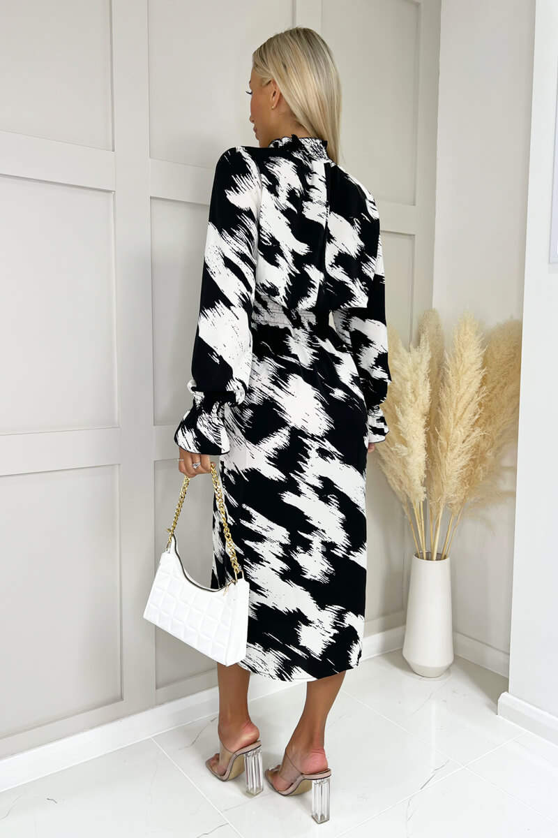 Black And White Printed Shirred Detail Midi Dress