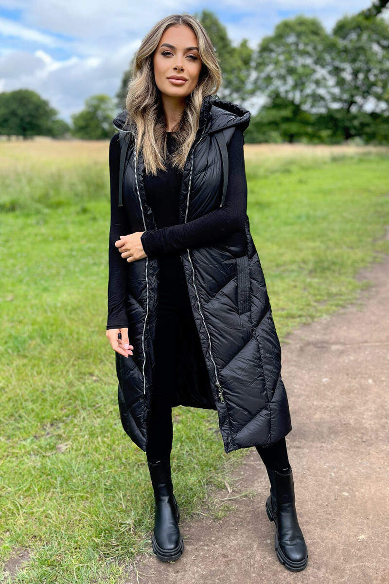 Black Hooded Puffer Gilet – AX Paris