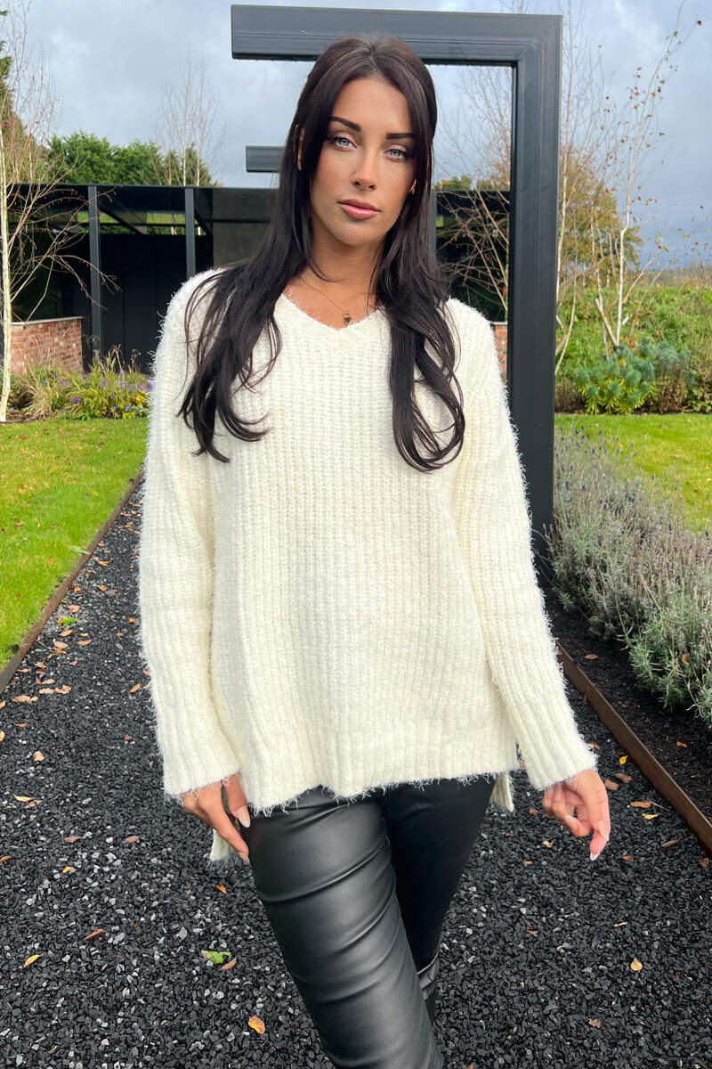 Cream V-Neck Chenille Knit Jumper – AX Paris
