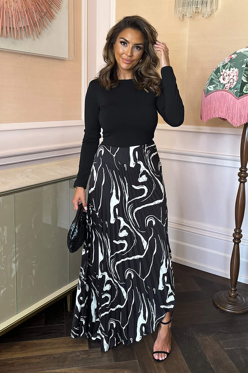 Black Abstract Stripe Print in Long Sleeve Pleated Skirt Midi